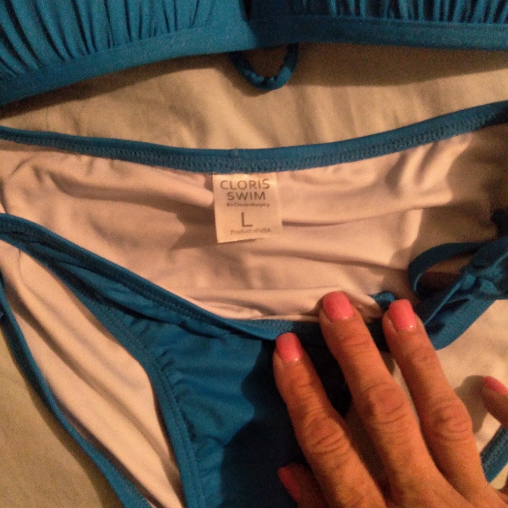 Bathing suit - Picture 2 of 4
